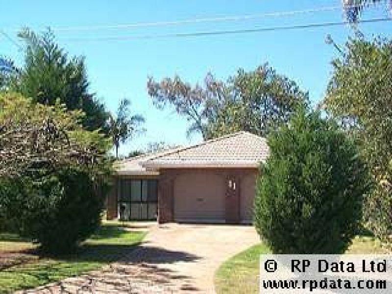 11 Harding Cres, Cleveland, QLD 4163