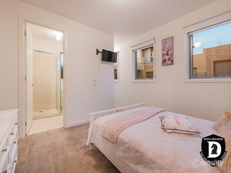 9 Misha Bvd, Endeavour Hills, VIC 3802