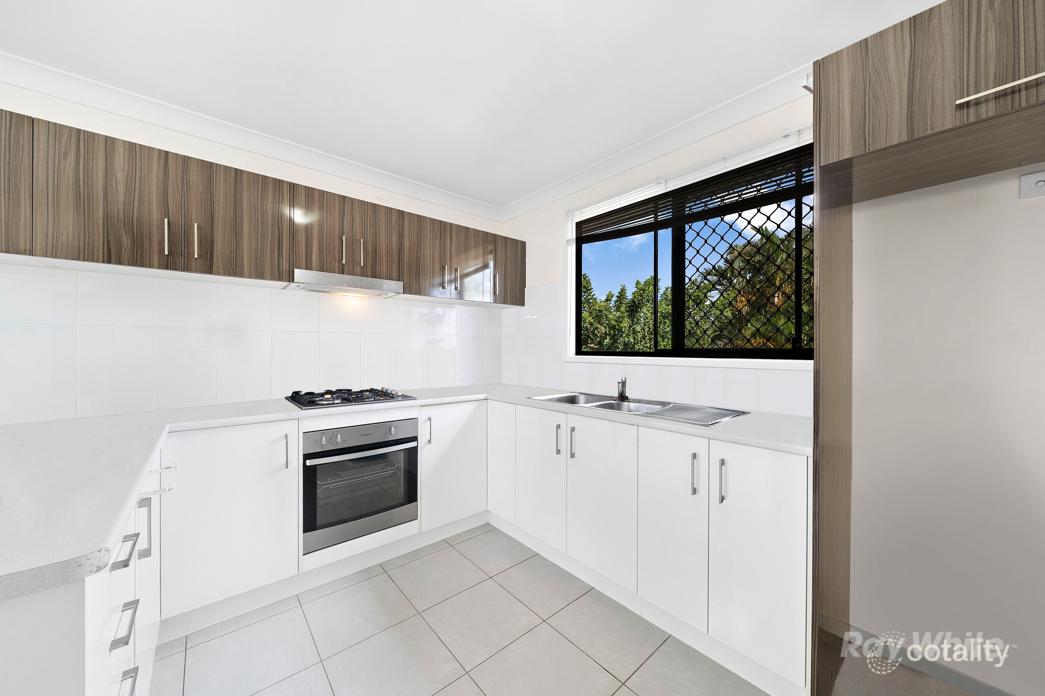 14 Brushbox St, Crestmead, QLD 4132