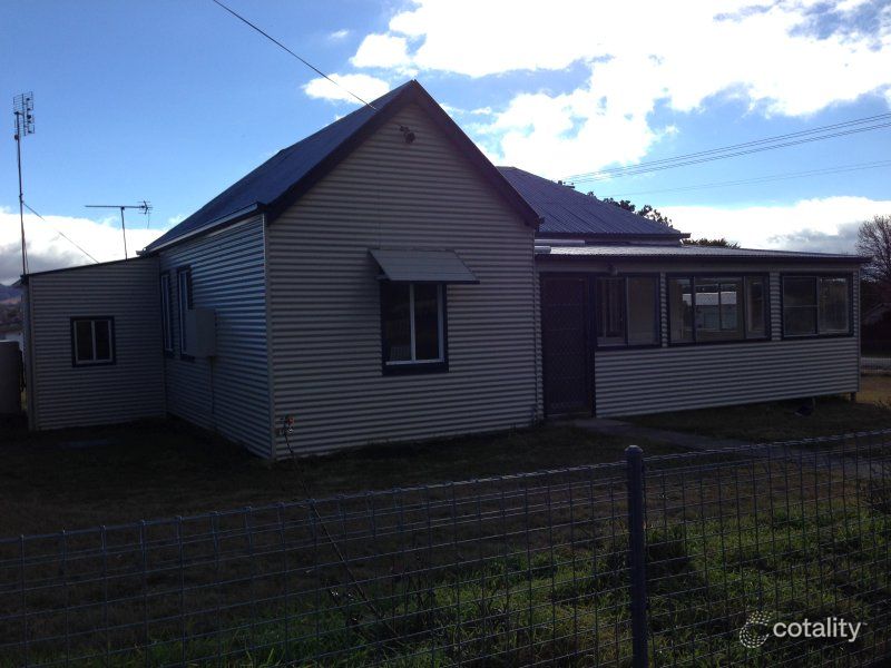 52 Logan St, Tenterfield, NSW 2372
