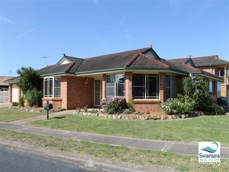 7 Seaspray Cl, Caves Beach, NSW 2281