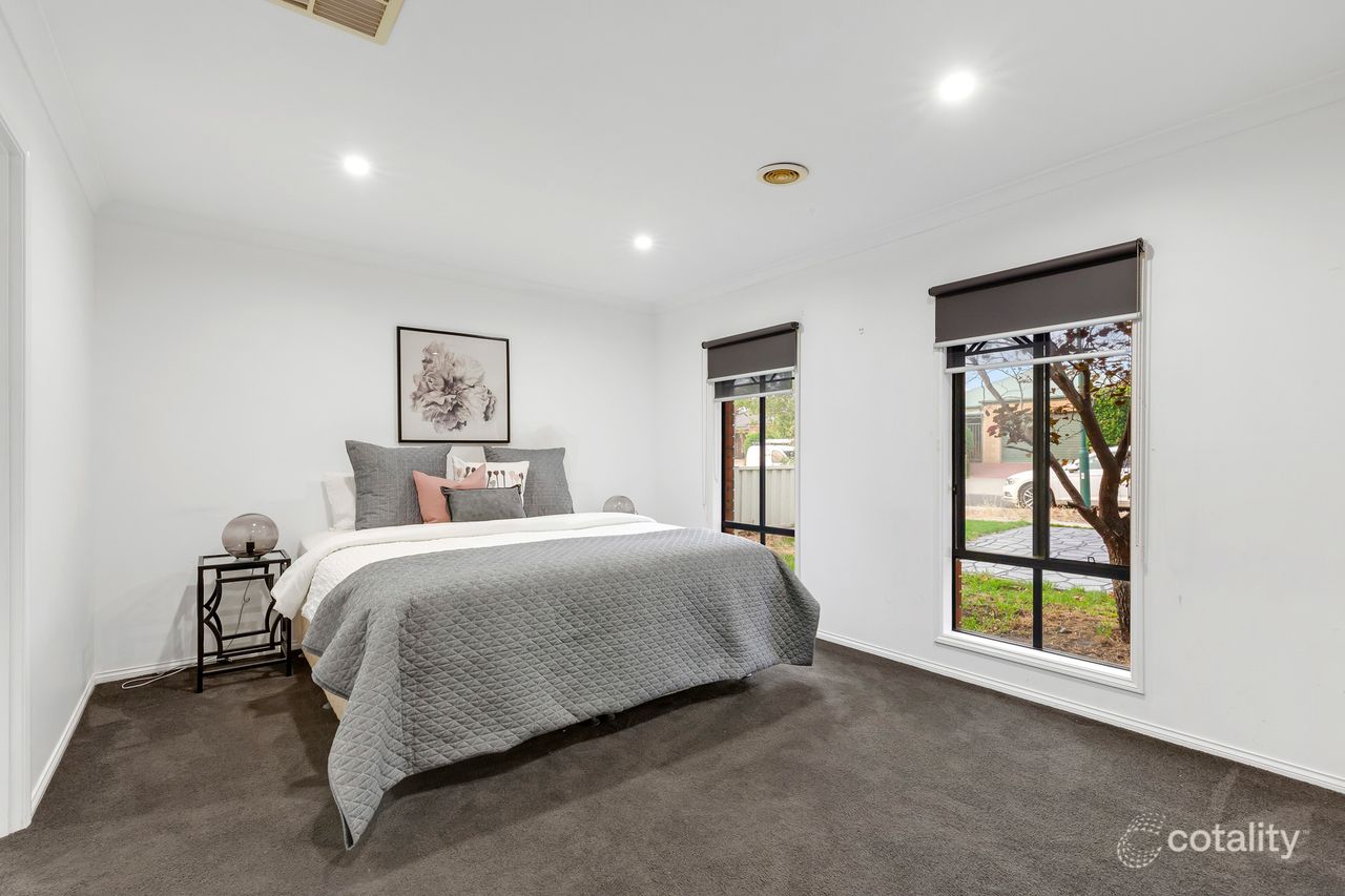 11 Cuthbert Dr, Hillside, VIC 3037