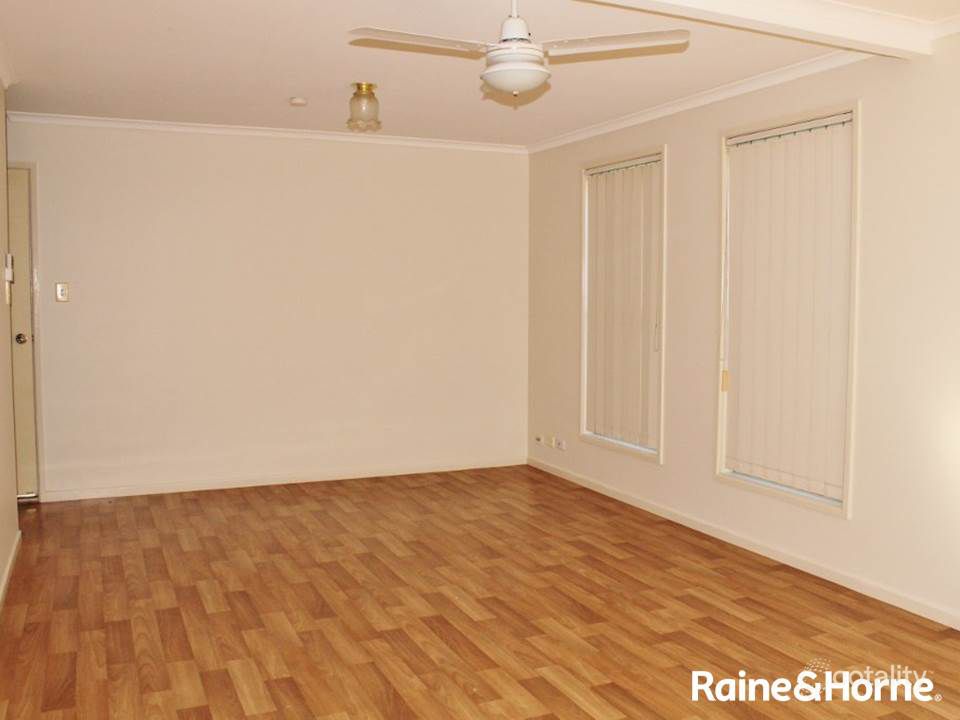 100 Hauton Rd, Morayfield, QLD 4506