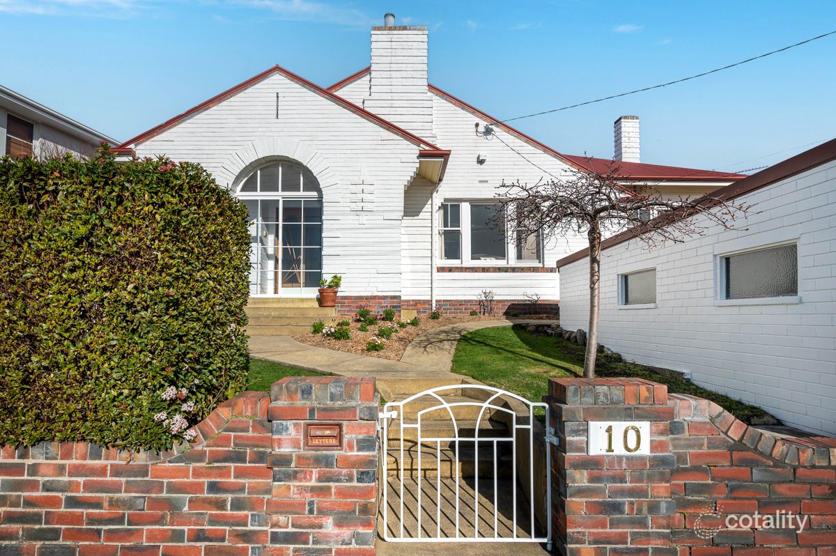 10 Heathcombe Cres, Sandy Bay, TAS 7005