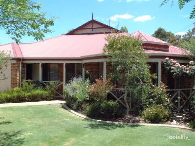 7 Daintree Cl, Success, WA 6164