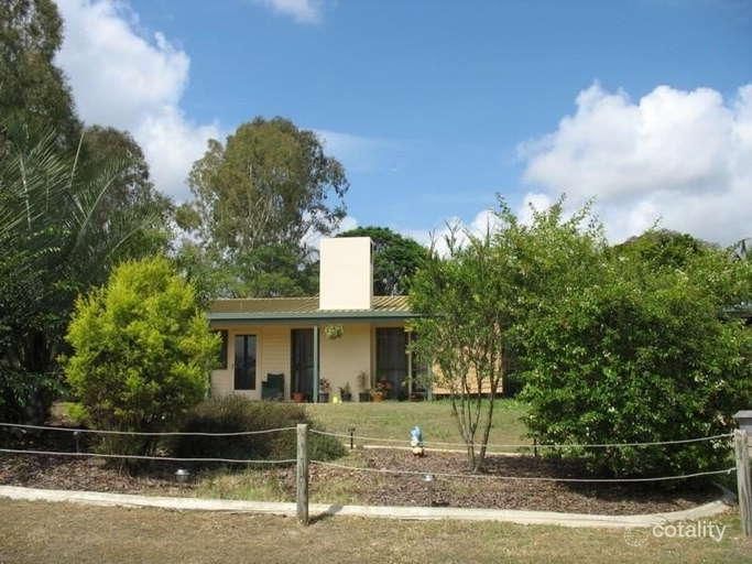 8 Julienne St, Southside, QLD 4570