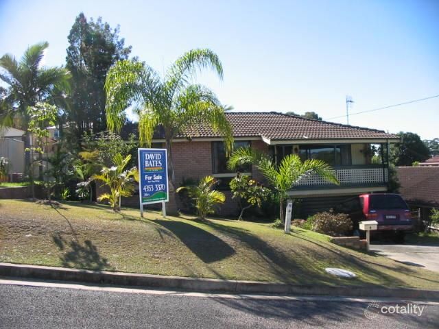 4 Arthur Dr, Wyong, NSW 2259