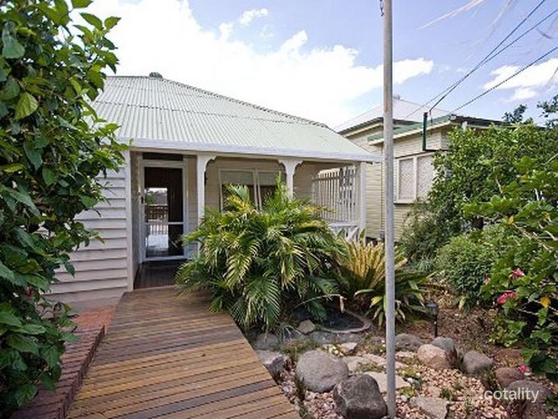 38 Ninth Ave, Coorparoo, QLD 4151