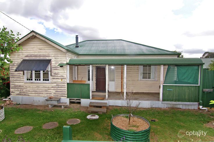 39 John St, Uralla, NSW 2358