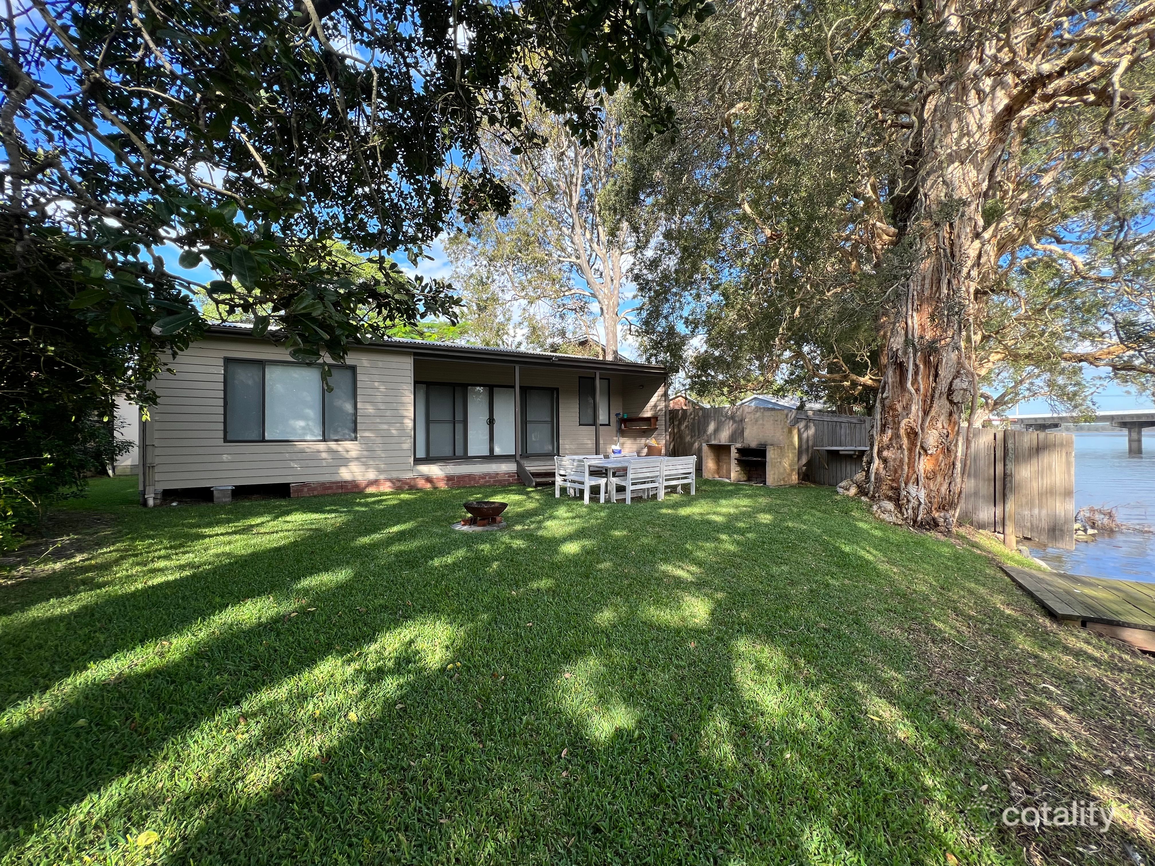 11 Lake St, Budgewoi, NSW 2262