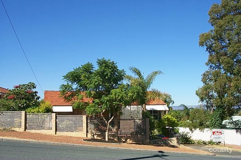 4 Kemp Rd, Mount Pleasant, WA 6153