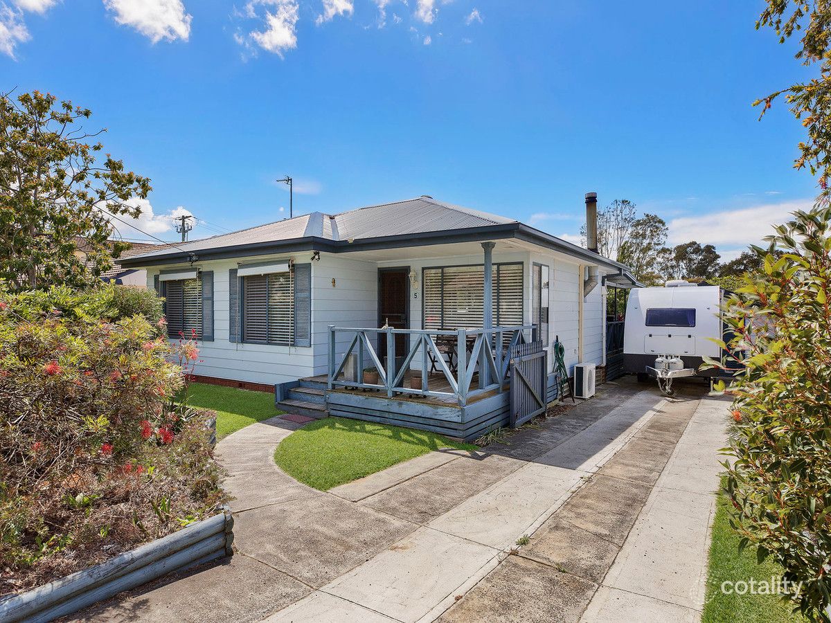 5 Gleddon Ave, Gorokan, NSW 2263