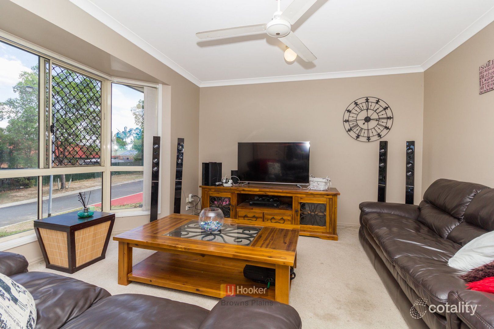 8 Isaac Ct, Hillcrest, QLD 4118
