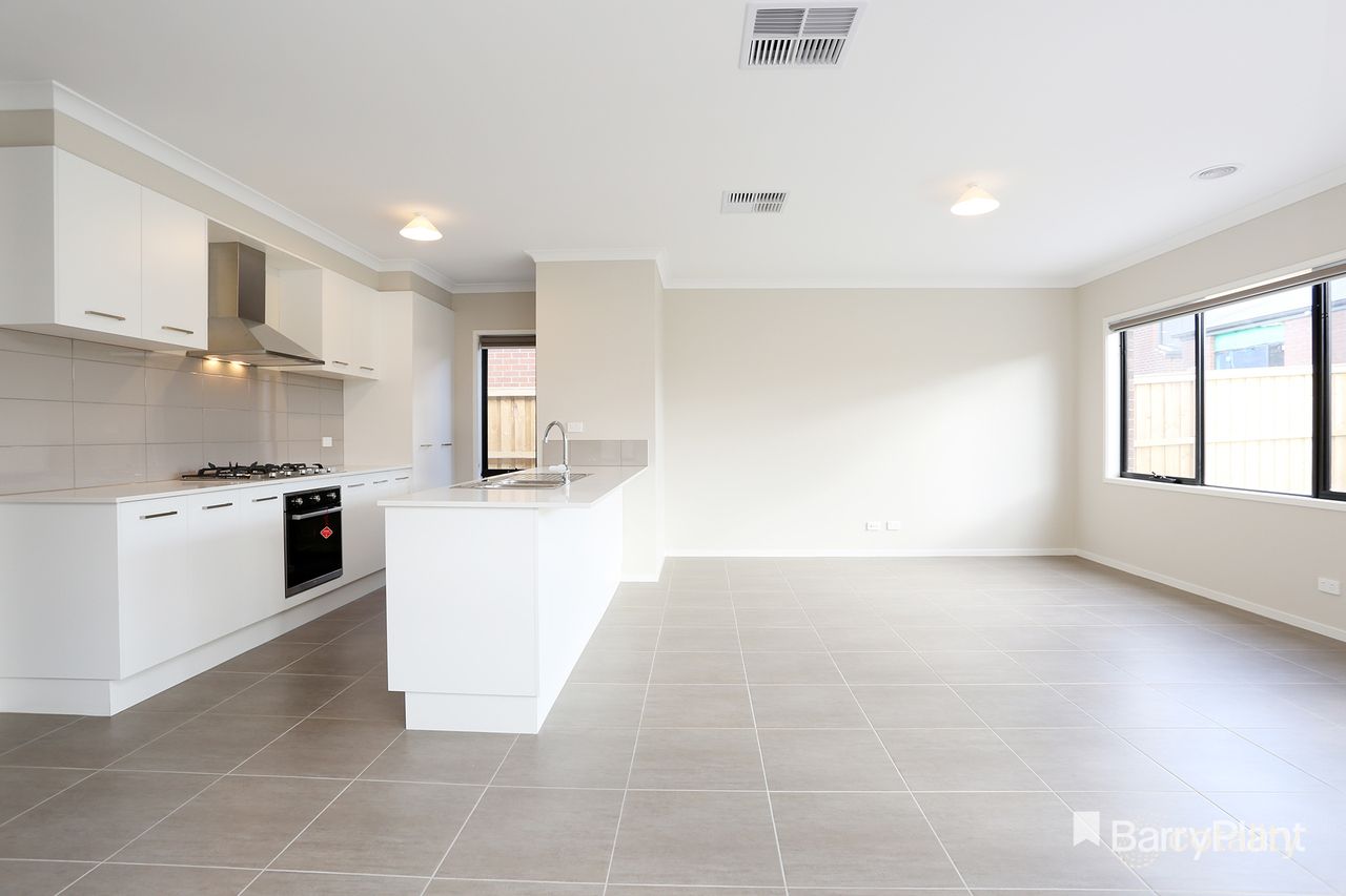 9 Maplewood Cct, Truganina, VIC 3029