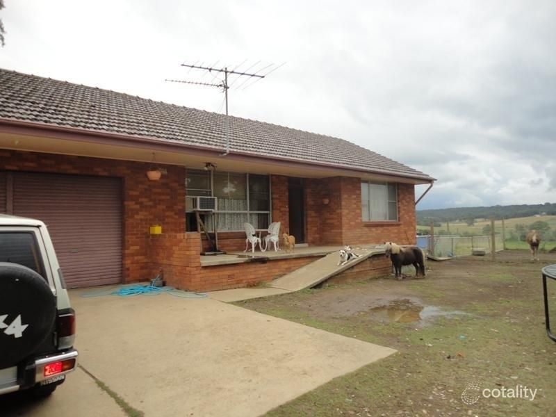 735 Montpelier Dr, The Oaks, NSW 2570