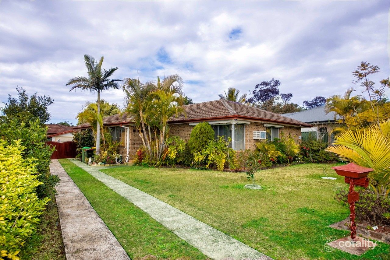 11 Byarong Ave, Point Clare, NSW 2250