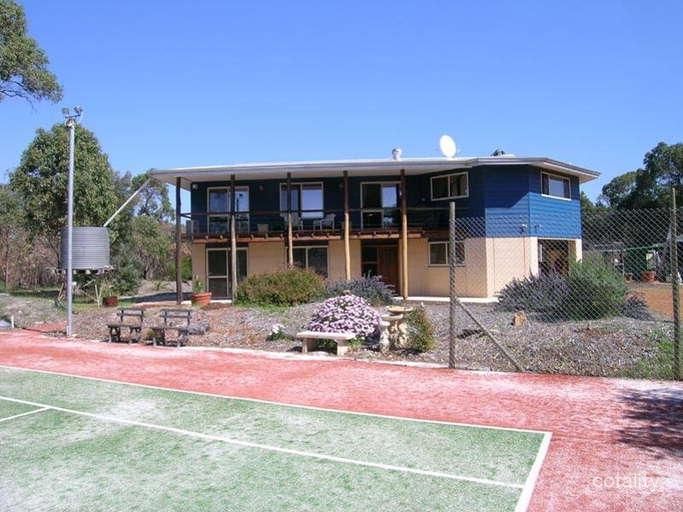 74 Riverland Dr, Stake Hill, WA 6181