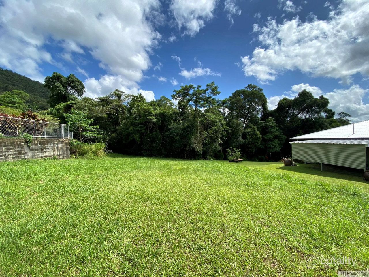 33 Pease St, Tully, QLD 4854
