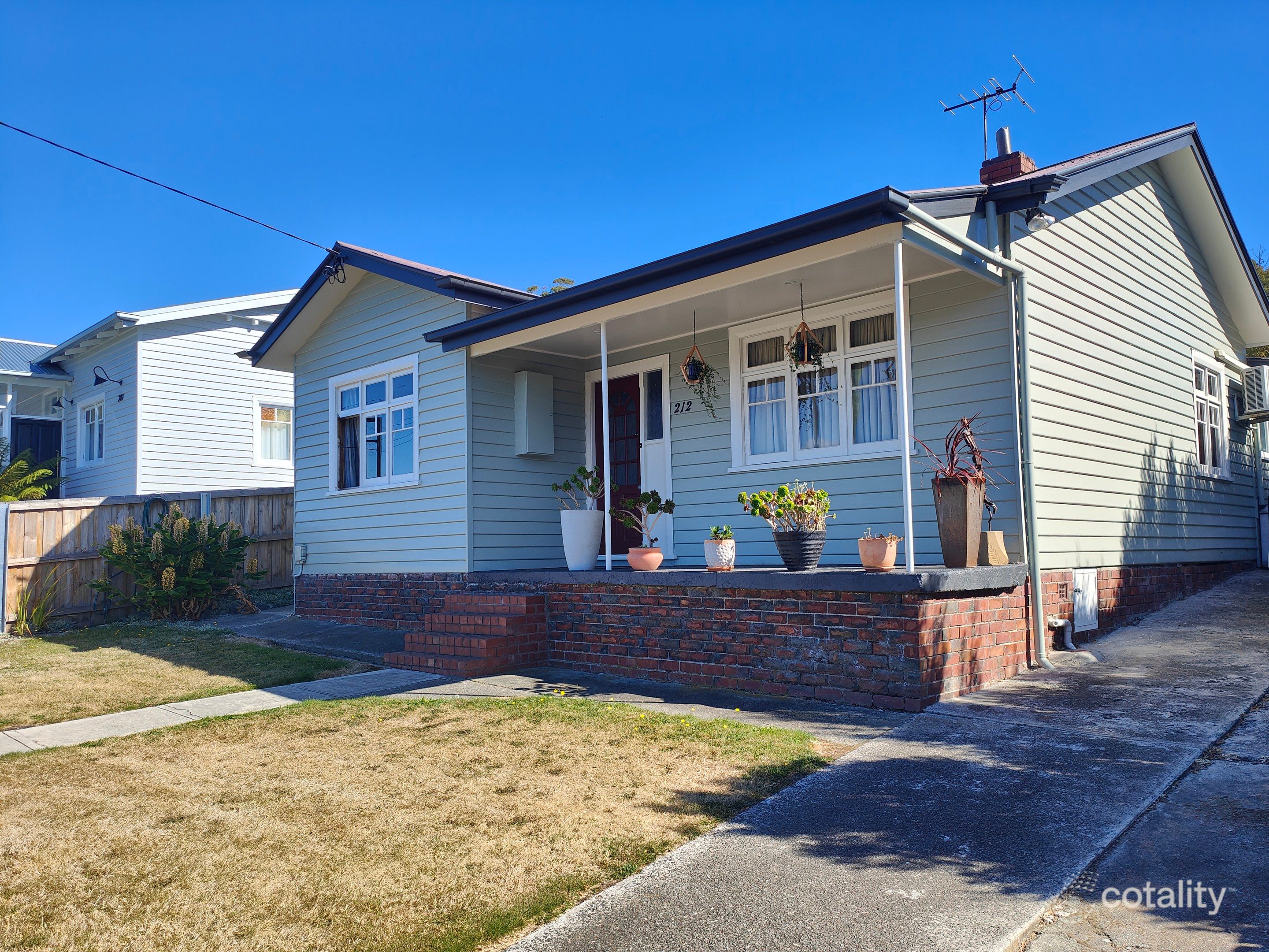 212 Derwent Ave, Lindisfarne, TAS 7015