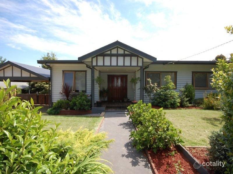 19 John St, Wandin North, VIC 3139