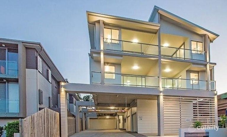 2/54 Yamboyna St, Manly, QLD 4179