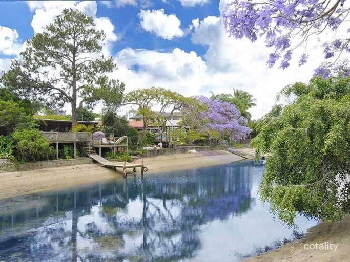 62 T E Peters Dr, Broadbeach Waters, QLD 4218