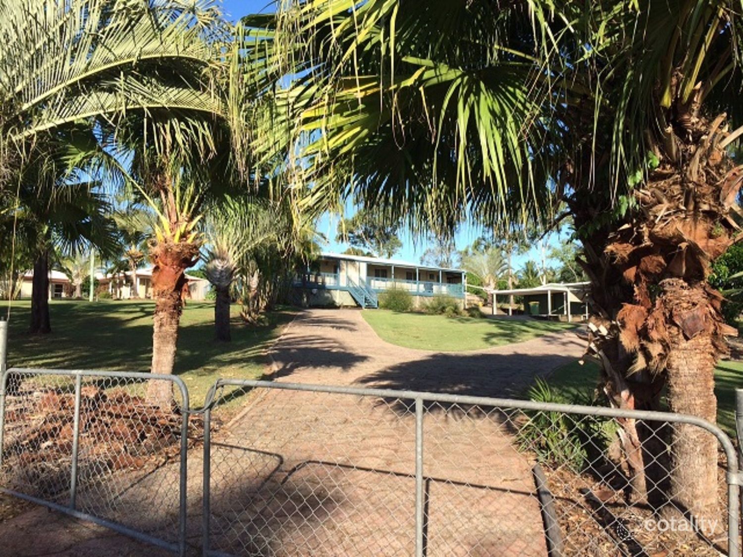 18 Windsor Dr, Hay Point, QLD 4740