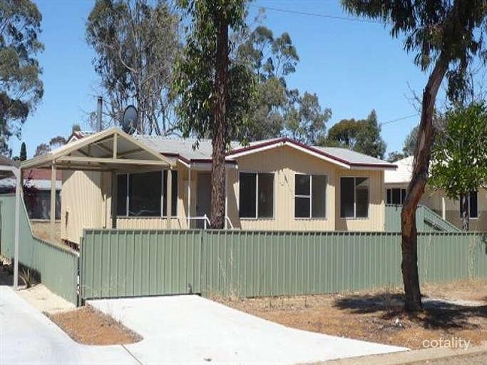 9 Orton Pl, Moora, WA 6510
