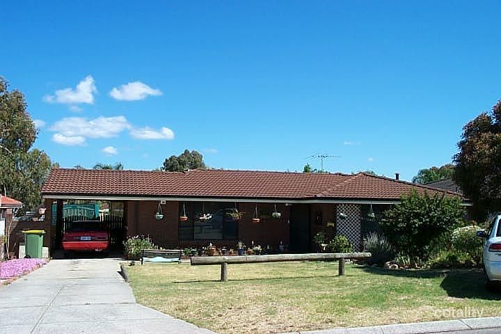 8 Carson Ct, Gosnells, WA 6110