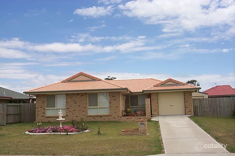 17 Foreshore Dr, Urangan, QLD 4655