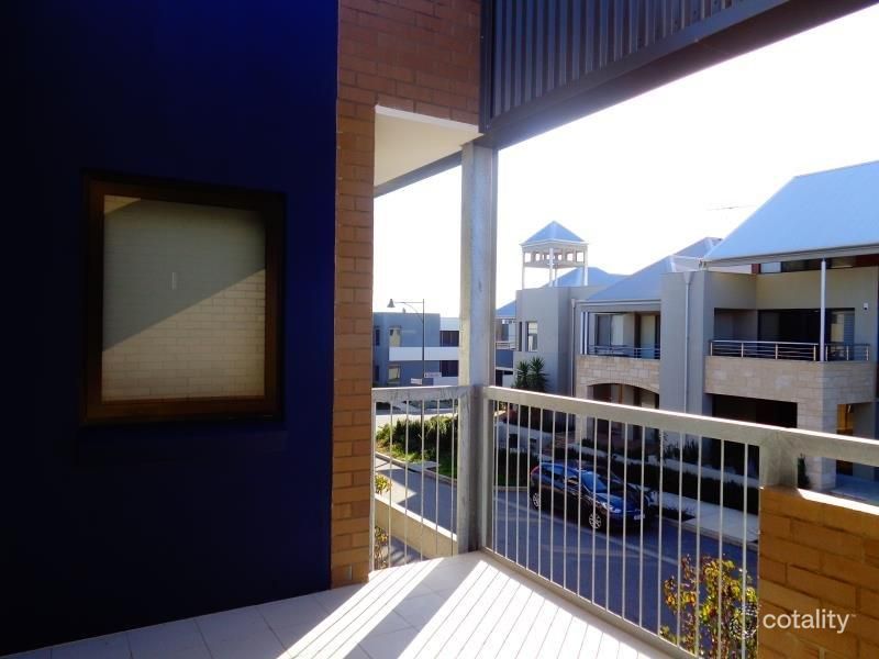 44 Breaksea Dr, North Coogee, WA 6163