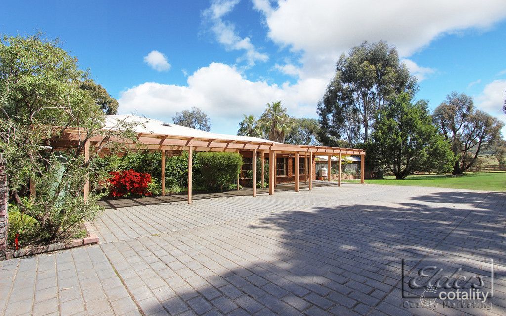 60 Belvoir Park Rd, Ravenswood, VIC 3453