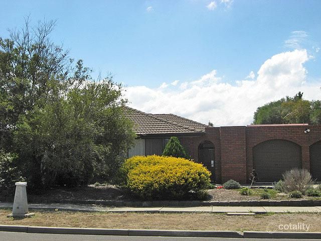 2 Lady Nelson Way, Taylors Lakes, VIC 3038