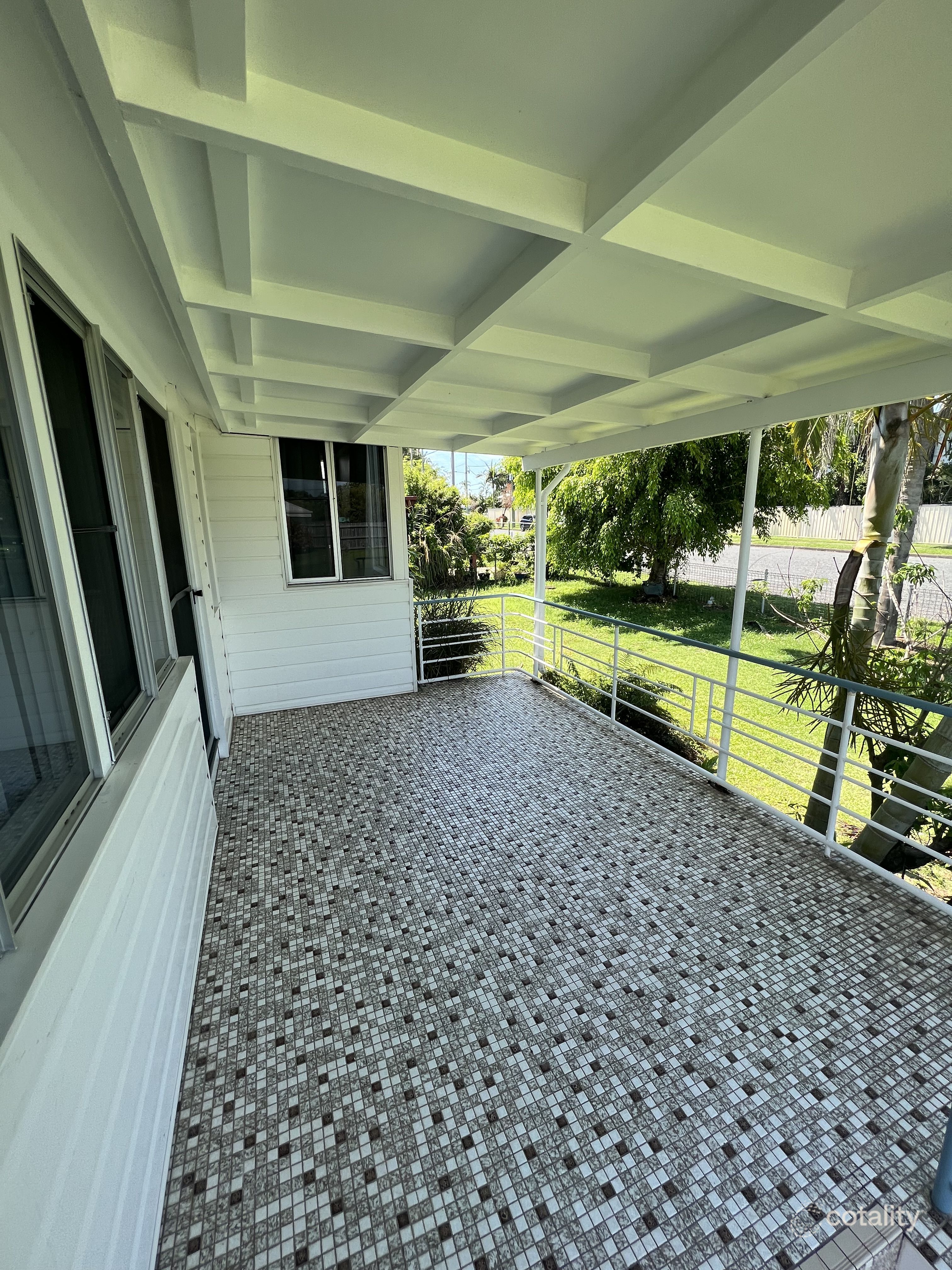 4 Duncan St, West Mackay, QLD 4740