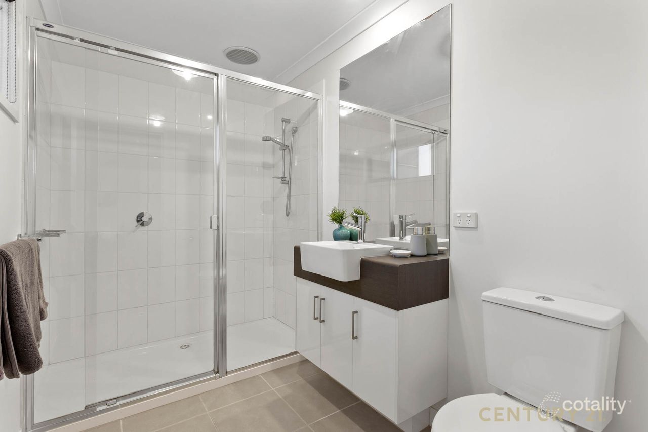 5 Hammond Cres, Officer, VIC 3809