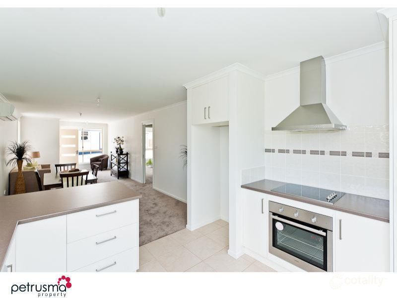 2 Crozier Pl, Warrane, TAS 7018