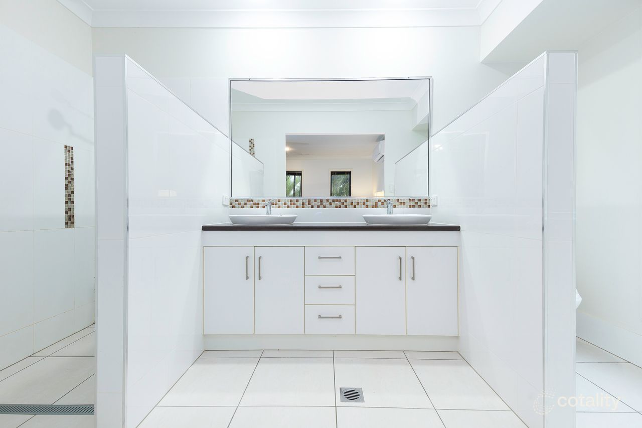 24 Miami Tce, Blacks Beach, QLD 4740
