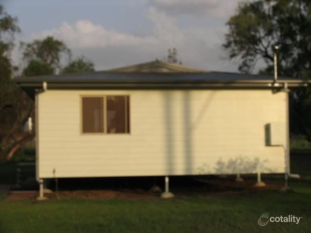 11 West St, Oakey, QLD 4401