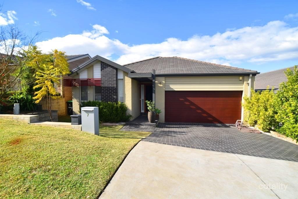 7 Cessna St, Middleton Grange, NSW 2171