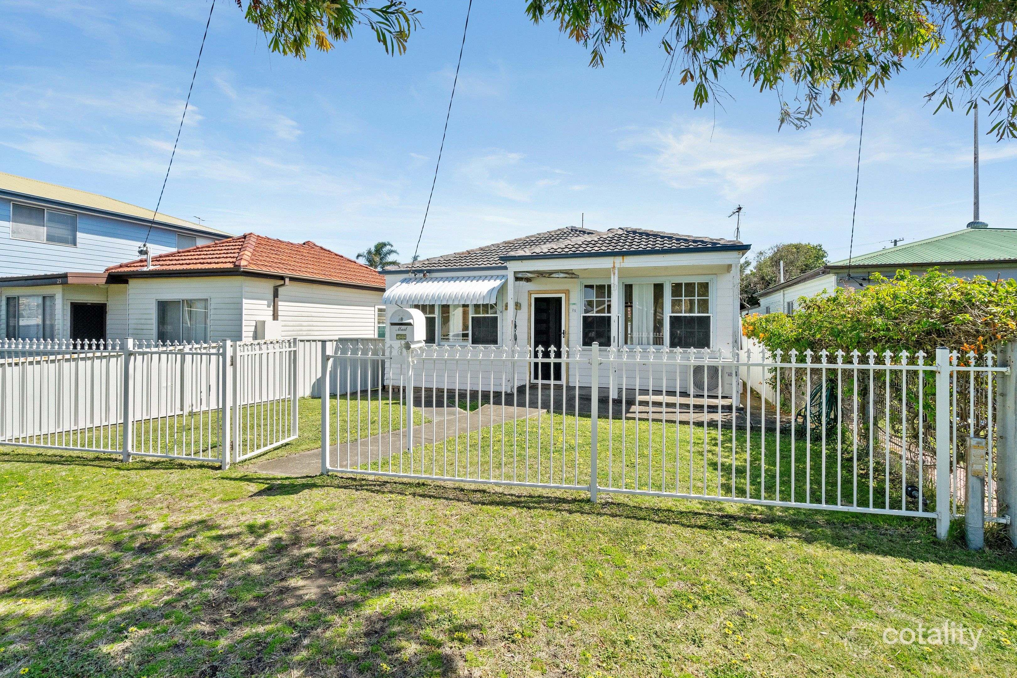 25 Newcastle St, Stockton, NSW 2295