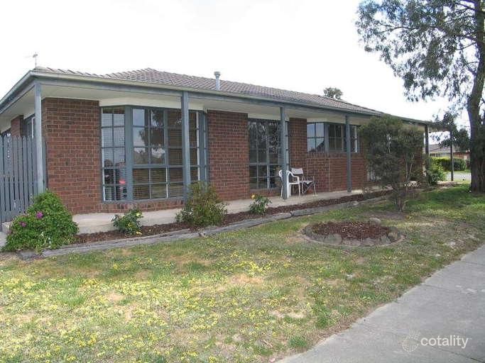 6 Bonshaw Dr, Sebastopol, VIC 3356