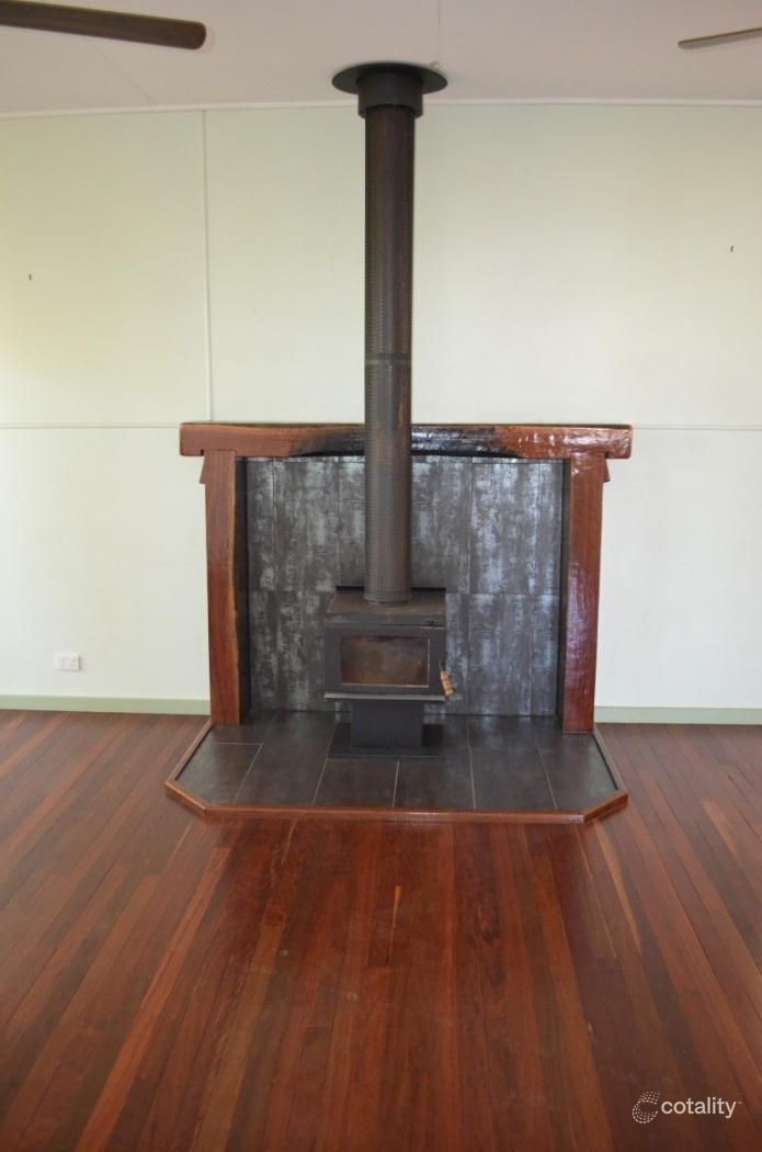 6 Pine St, Blackwater, QLD 4717