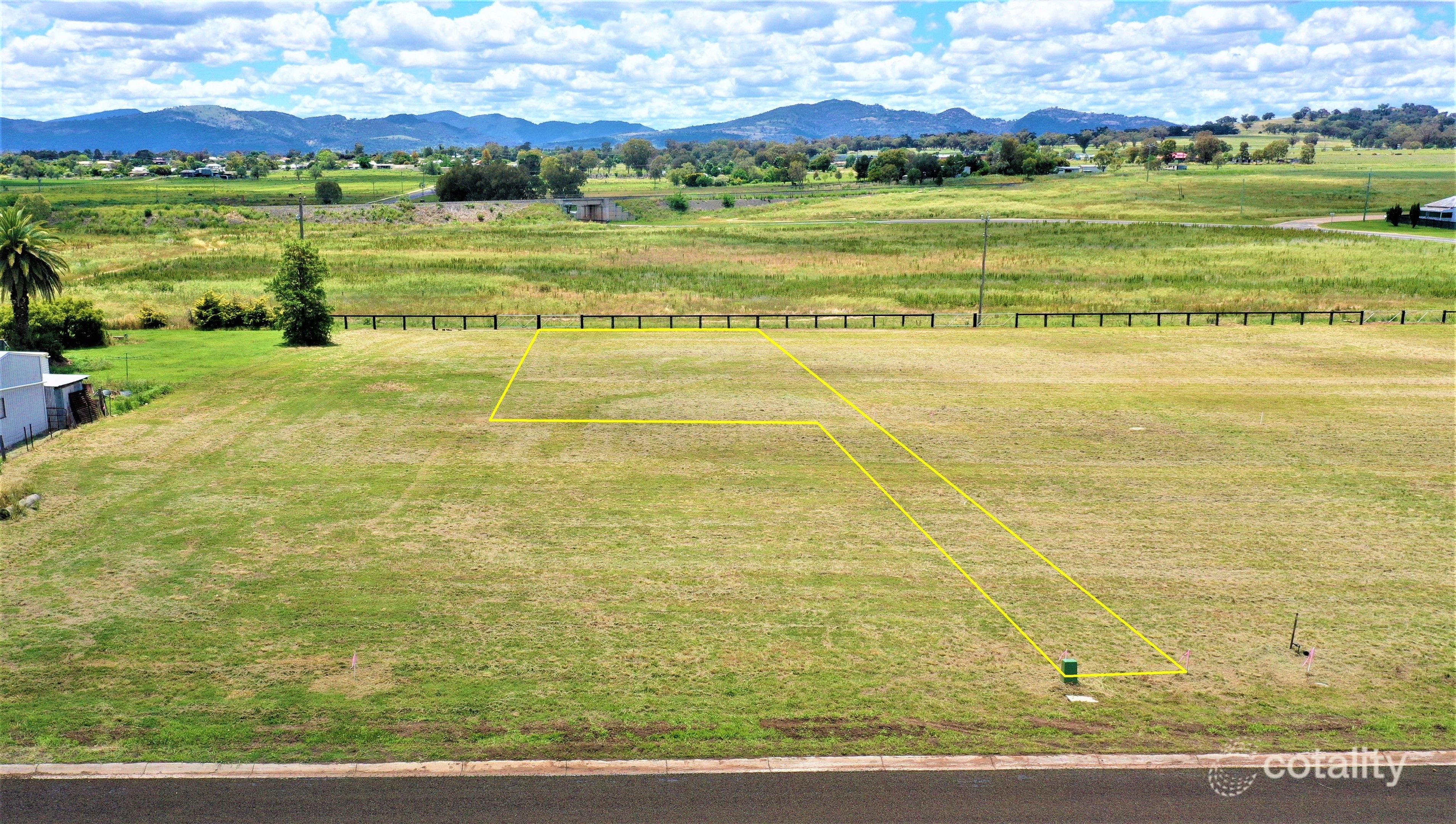 25 Robey Ave, Quirindi, NSW 2343