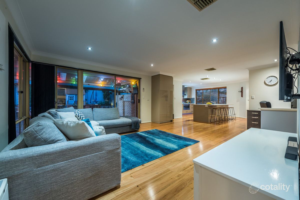26 Lateral Loop, Beldon, WA 6027