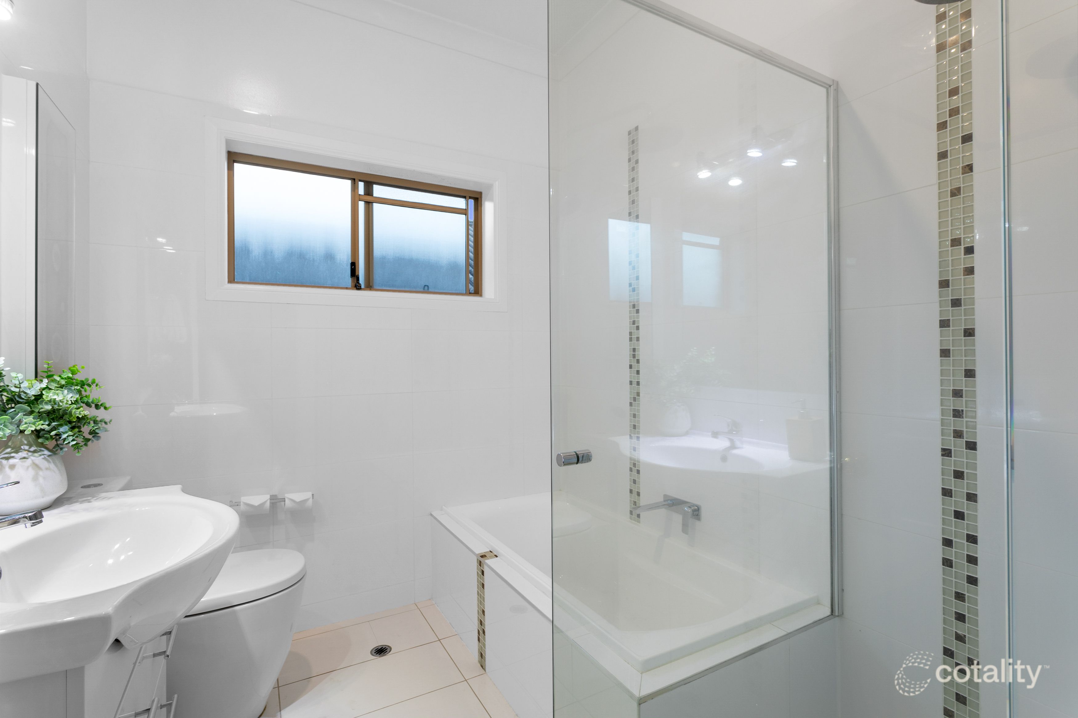 14 Mclennan St, Woody Point, QLD 4019