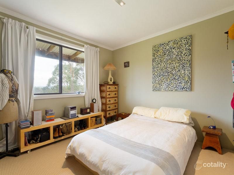 136 Cemetery Rd, Elphinstone, VIC 3448