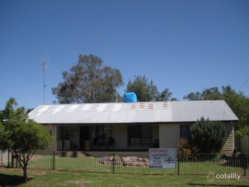 10 Willaroo St, Peak Hill, NSW 2869