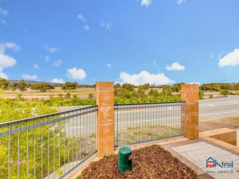 27 Lannam Rd, Hilbert, WA 6112