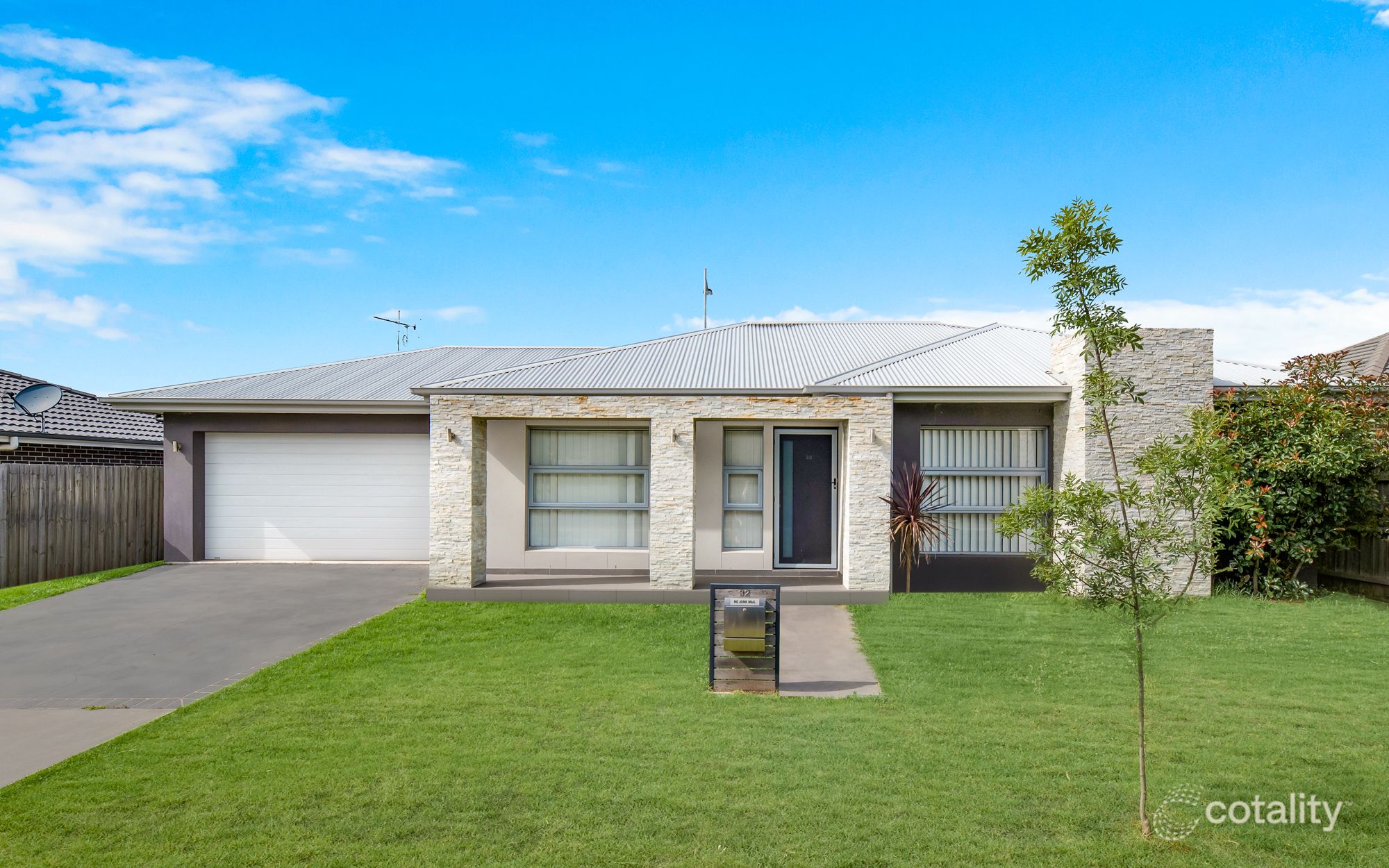 32 Marshall Ave, Spring Farm, NSW 2570