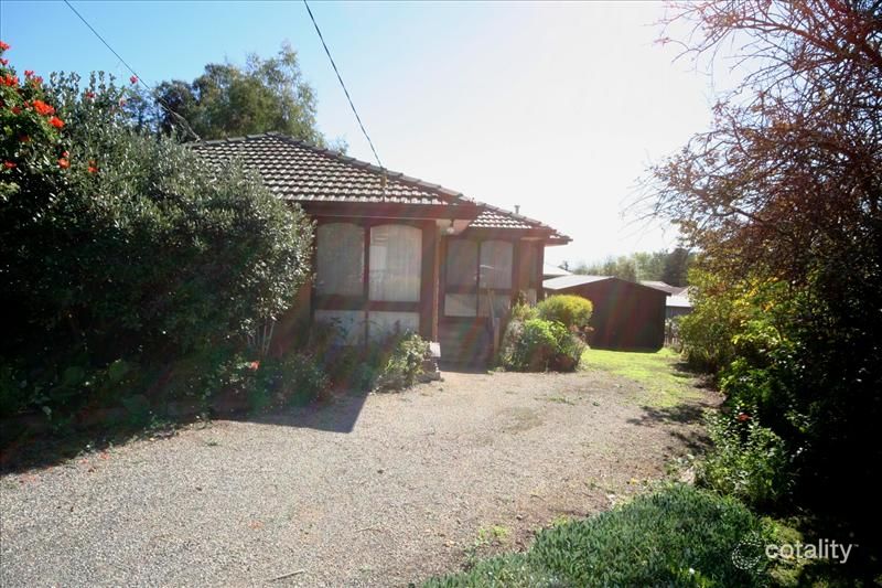 13 Greenglades Ct, Wandin North, VIC 3139